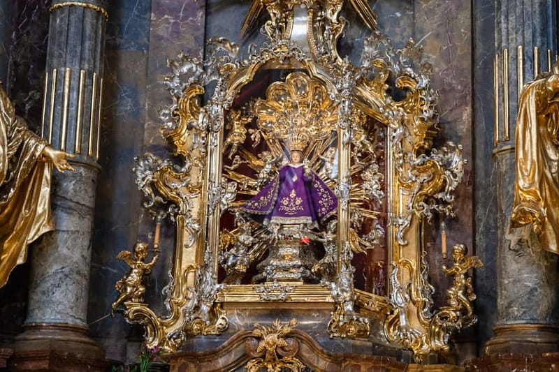 Private Walking tour: From Charles Bridge to Prague Castle - What $42 buys you