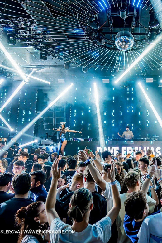 Pub Crawl with Shots and Night Club I Prague - Practical booking advice