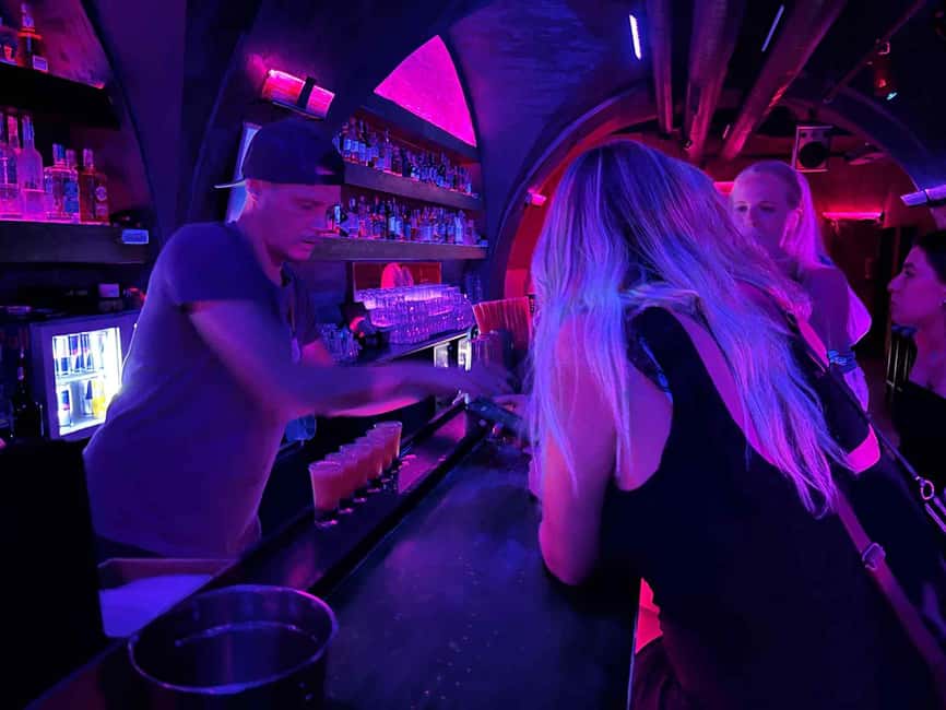 Pub Crawl with Shots and Night Club I Prague - Meeting at Recovery Room in central Prague