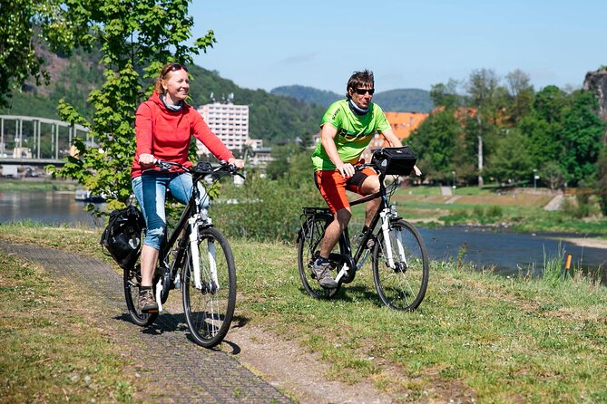 Rafting from Děčín to Bad Schandau and back on bikes - Service strengths and the bike check