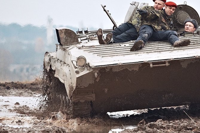 Ride in a BMP tank and military garage tour Prague - The instructor and the value of clear explanations