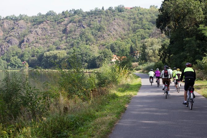 River & Park Bike Tour to Troja Chateau (Private small groups) - Who should book this Prague bike tour
