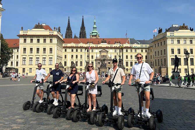 Scooter tours to Prague Castle and views. - Petřín Hill and the question of extra time