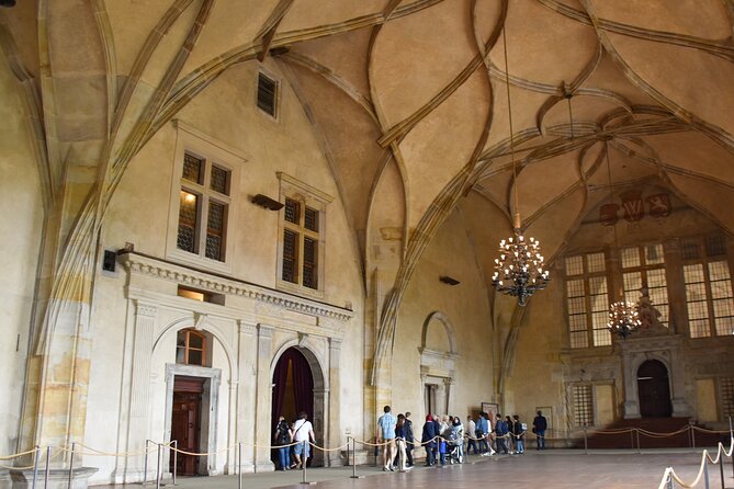 Skip the Line: Prague Castle Ticket and Introductory Overview - The queue promise needs careful reading