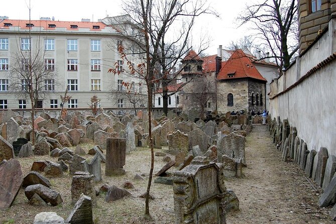 Small-Group Tour through the History of Jewish Prague - Pinkas Synagogue and the years 1939 to 1945