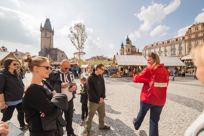 Small-Group World War 2 & Operation Anthropoid Tour in Prague - Guide style and group experience