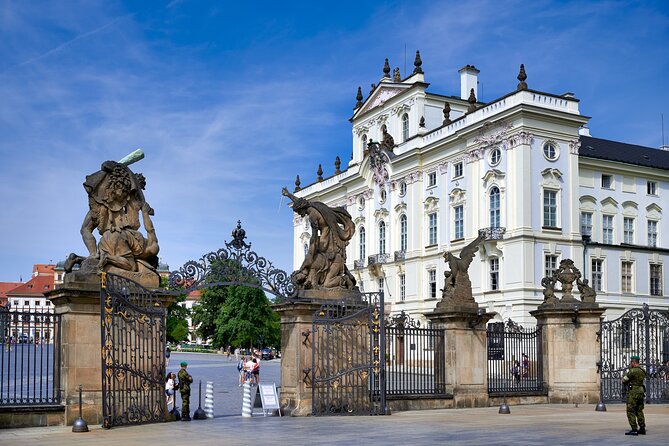 St Vitus Cathedral and Prague Castle Private Walking Tour - What the private format changes