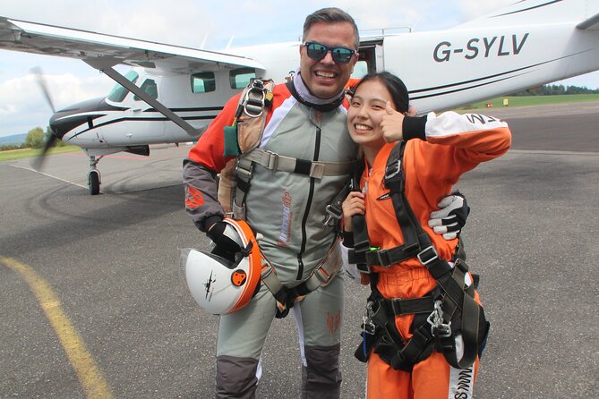 Tandem Skydiving in Prague - Tandem Jump with transfers! - Who should book this Prague jump?