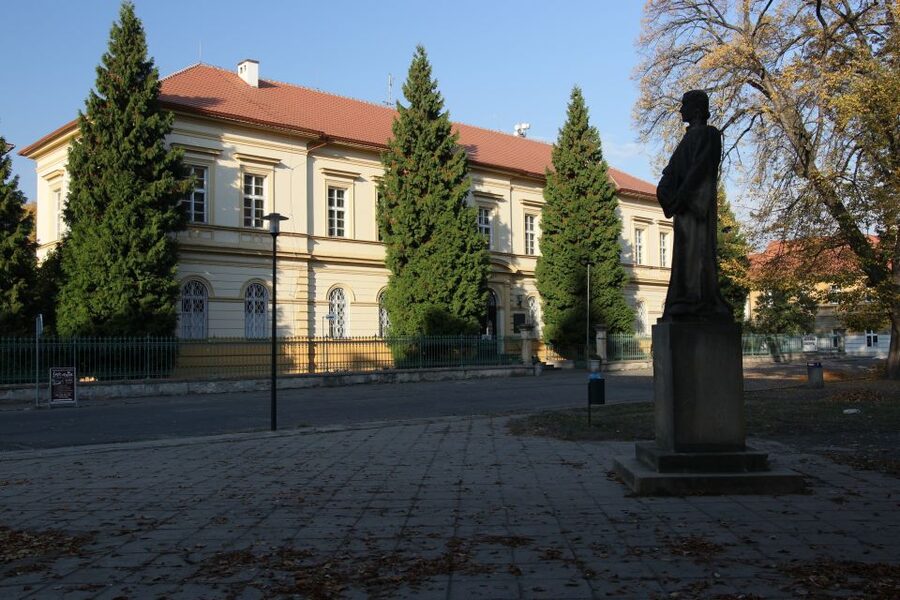 Terezin Memorial: Entry Ticket Combo w. Guided Walking Tour - How to Plan the Day