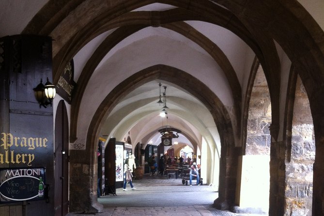 The Ultimate Prague History Tour - Prague Castle and the Gothic story behind St. Vitus