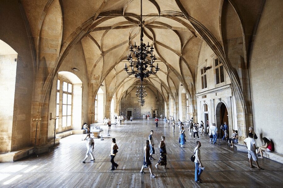 Tour of Prague Castle in italian language ticket included - Pace, access, and practical limits
