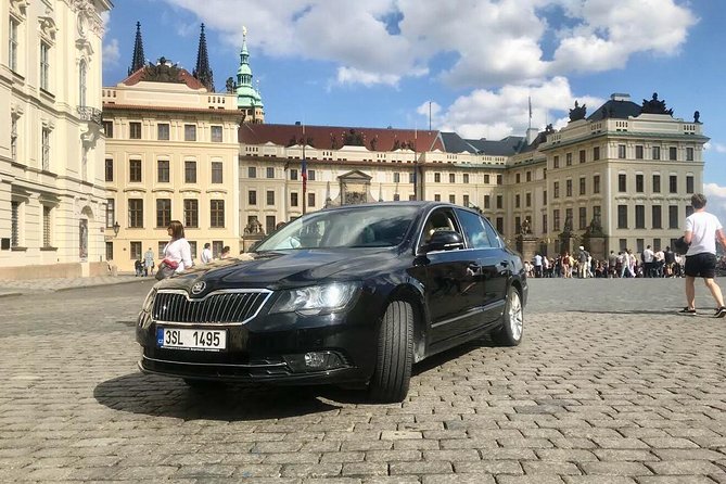Transfer from Prague Hotel to Airport Prague - How much time should you allow?