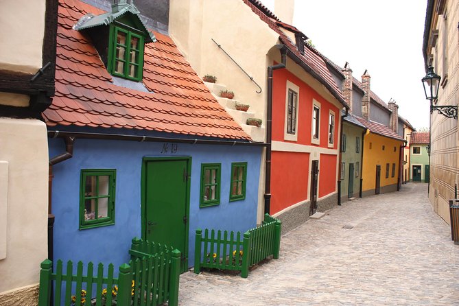 Two-Hour Morning Walking Tour of Prague Castle - Who gets the best value from the $30.12 price