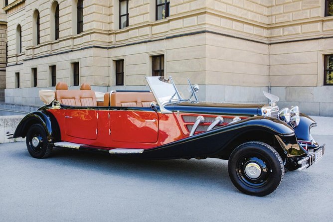 Vintage Cars Prague - Sightseeing Tour 90min / 1-6 pers. - Lennon Wall and the short photo stop