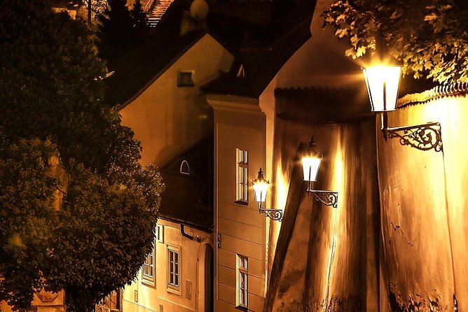 VIP Private tour Prague: Castle, Lunch, Beer, Boat - Prague Castle and the St. Vitus Cathedral area