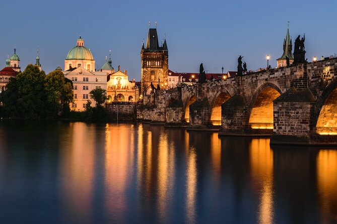 VIP Tour: Professional photos - You and Prague Best Monuments - Old Town Square: the most flexible setting