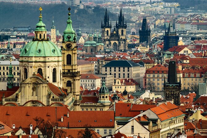 VIP Tour: Professional photos - You and Prague Best Monuments - What the photo package really gives you