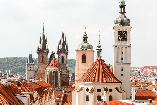 VIP Tour: Professional photos - You and Prague Best Monuments - The people who shape the experience