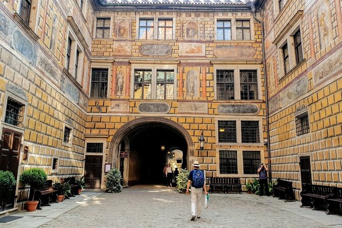 Walking private guided tour in Cesky Krumlov with local certified guide - What the tour does not include