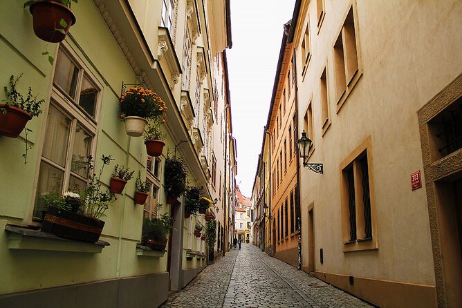 Walking through ages: 11th to 21st century, Prague flavoured - Old Town Square and the medieval city center