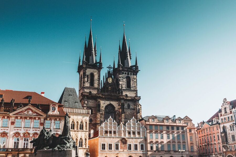 Walking tour of Prague in french: Old Town & Charles Bridge - Why this short Prague walk works