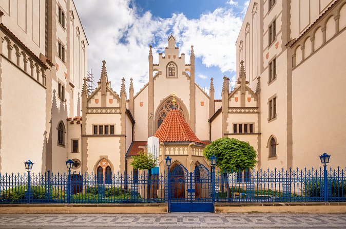 World War II History Tour of Prague's Old Town - Petschek Palace and the Gestapo
