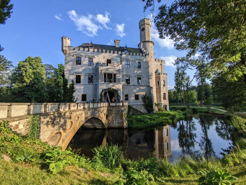 Wroclaw to Prague: 2-in-1 (Private Transfer + Country Tour) - Take the scenic route through northeastern Czechia