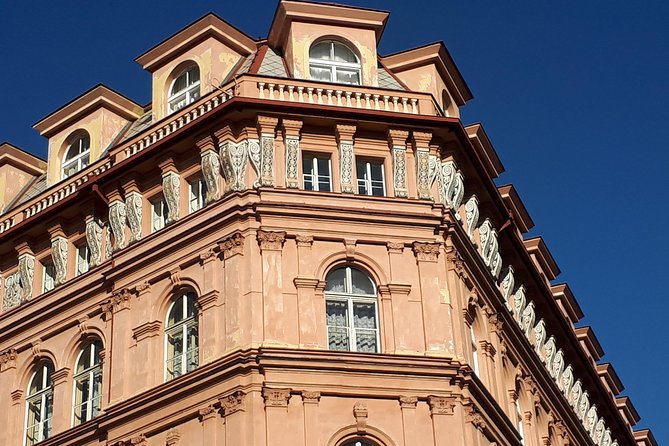 Your own guide for Old Town Highlights and Secrets Tour - How much walking and time should you expect?
